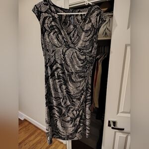 Chaps Women's Dress Church Or Office Sz large In Black And White